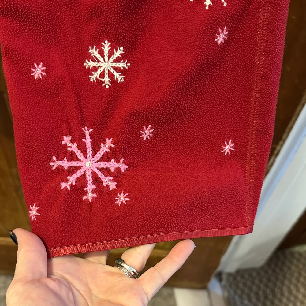 GAP Red Pajama Set with Snowflake Pattern - Picture 6 of 6